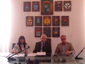 Un momento della riunione del comitato ristretto. Da sinistra la dott.ssa Clelia Corsico, il commissario straordinario dott. Alessandro Giacchetti e il sindaco di Noto dott. Corrado Bonfanti