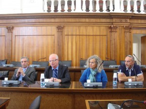 Il Commissario Ortello, il secondo da sinistra,  durante il suo intervento (2)