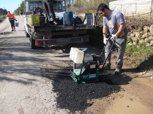 tecnici al lavoro sulle strade provinciali