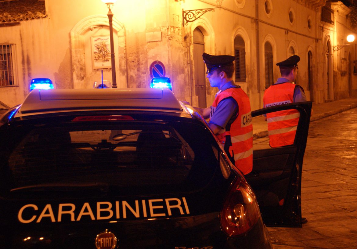 SCOGLITTI – CARABINIERI ESEGUONO UN’ORDINANZA DI CUSTODIA CAUTELARE IN CARCERE.