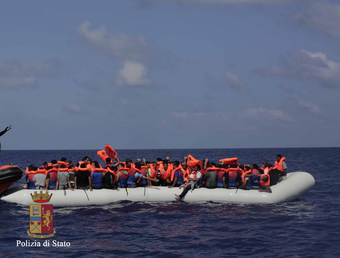 POZZALLO – Fermati  dalla Polizia 2 scafisti,responsabili di due imbarcazioni con a 234 migranti