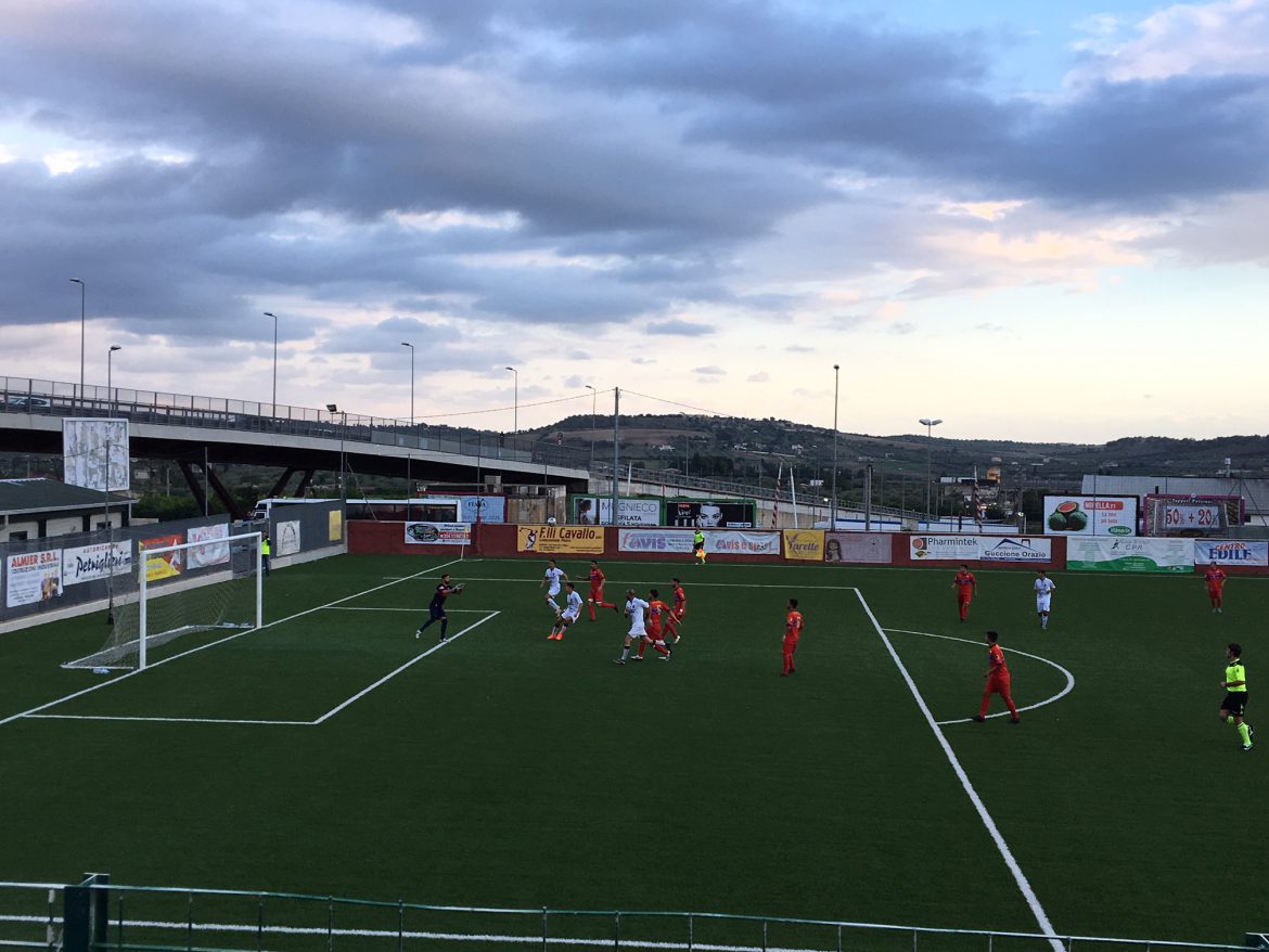 Sport : Calcio  – Campionato di Eccellenza: Il Rosolini batte l’Atletico Catania per 2 a 0  e torna in vetta alla classifica