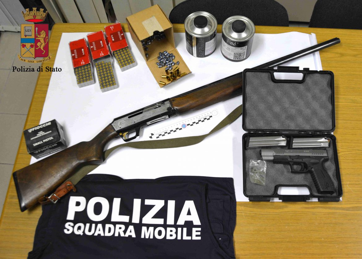 La Polizia arresta vittoriese per detenzione di un fucile rubato.