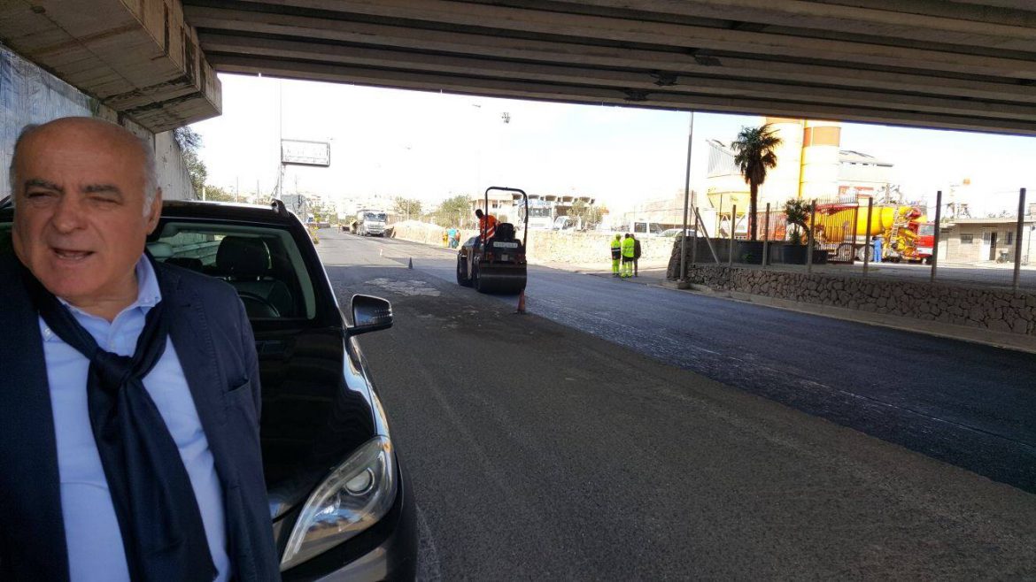 SIAMO ALLA POLITICA DEI FATTI, RIASFALTATA A ROSOLINI LA STRADA SOTTO IL CAVALCAVIA
