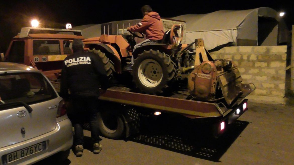 La Polizia di Stato denuncia vittoriese per ricettazione.  Trovati nella sua campagna oggetti rubati di ogni tipo: biciclette, macchina fotografica, impastatrice, compressore, mangime.