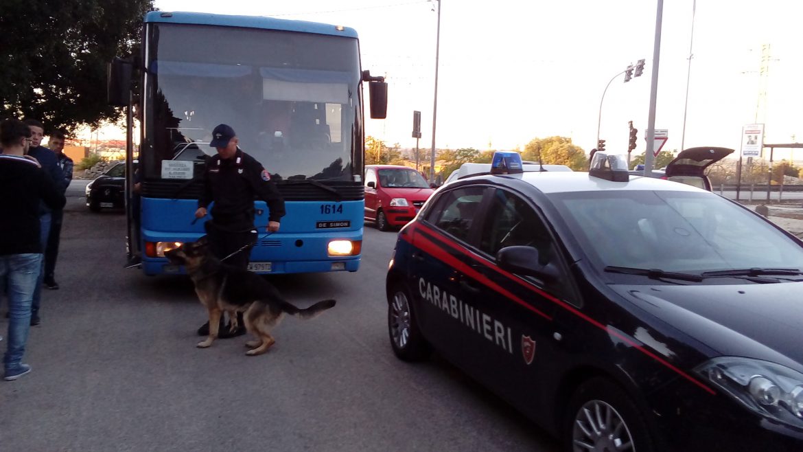 PALAZZOLO A., CANICATTINI B. (SR).	ATTO DI BULLISMO SULL’AUTOBUS DI CUI ERA RIMASTA VITTIMA UNA GIOVANE RAGAZZA:DEFERITI 5 GIOVANI.