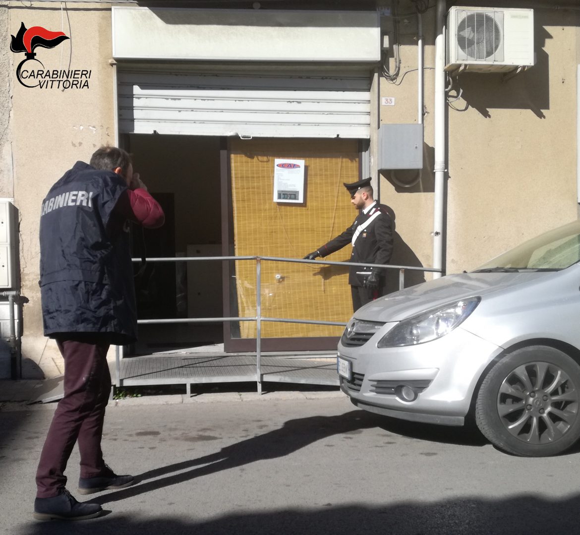 VITTORIA – SCOPERTO IN 24 ORE L’AUTORE DELLA SPARATORIA DI VIA SENIA: CARABINIERI DENUNCIANO UN 27ENNE INCENSURATO.
