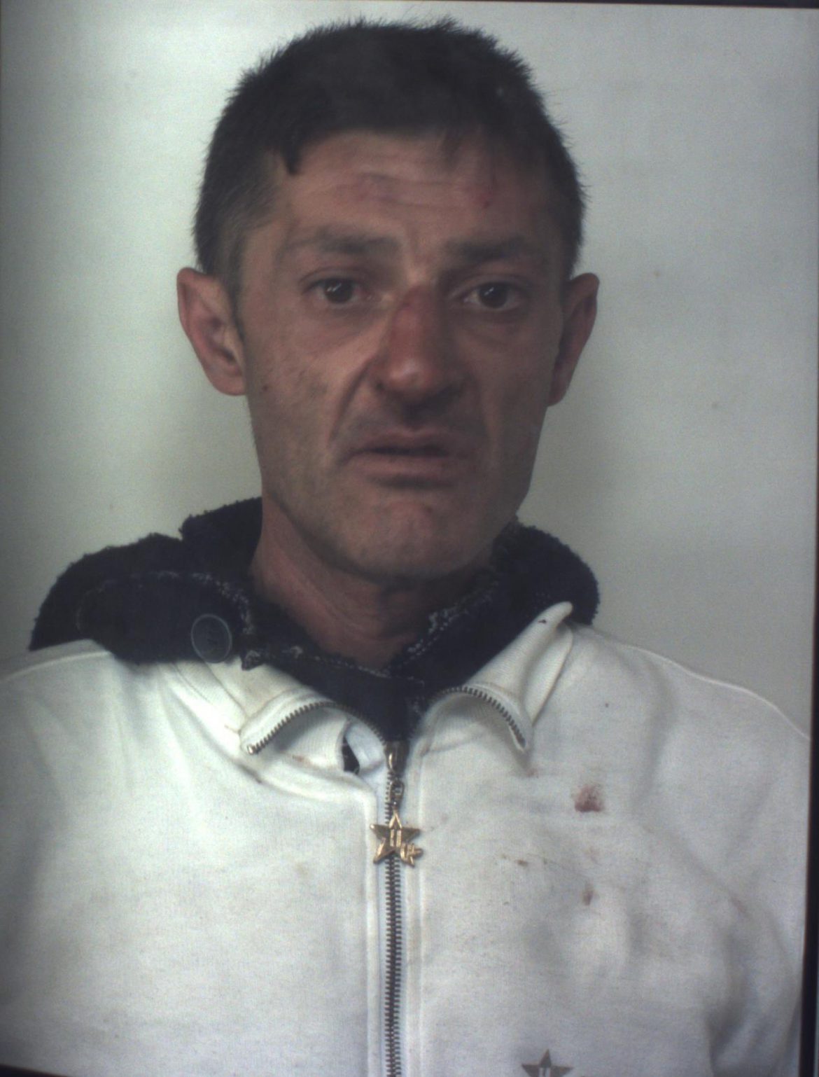 SIRACUSA.  42ENNE IN STATO DI ALTERAZIONE PSICOFISICA AGGREDISCE I CARABINIERI CON UN COLTELLO A SERRAMANICO: ARRESTATO PER RESISTENZA E PORTO DI ARMA DA TAGLIO.