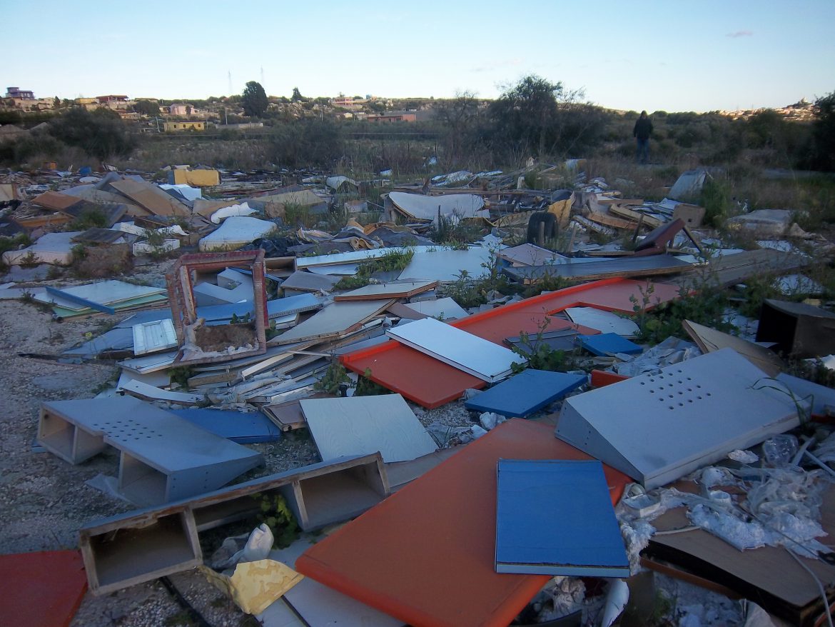 SIRACUSA – La Polizia Provinciale individua una discarica abusiva