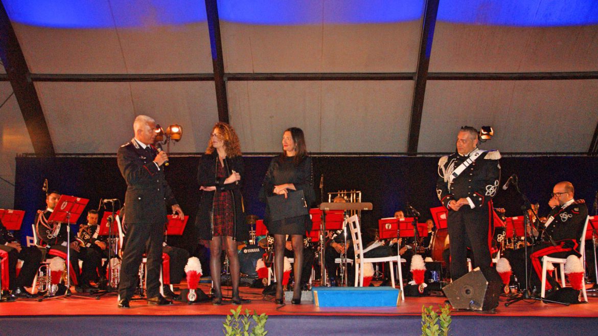 AUGUSTA (SR). GRANDE SUCCESSO DELLA FANFARA DEI CARABINIERI AL PALAJONIO, DOPO QUELLI GIA’ RISCOSSI IN OCCASIONE DEI CONCERTI A SIRACUSA E NOTO.