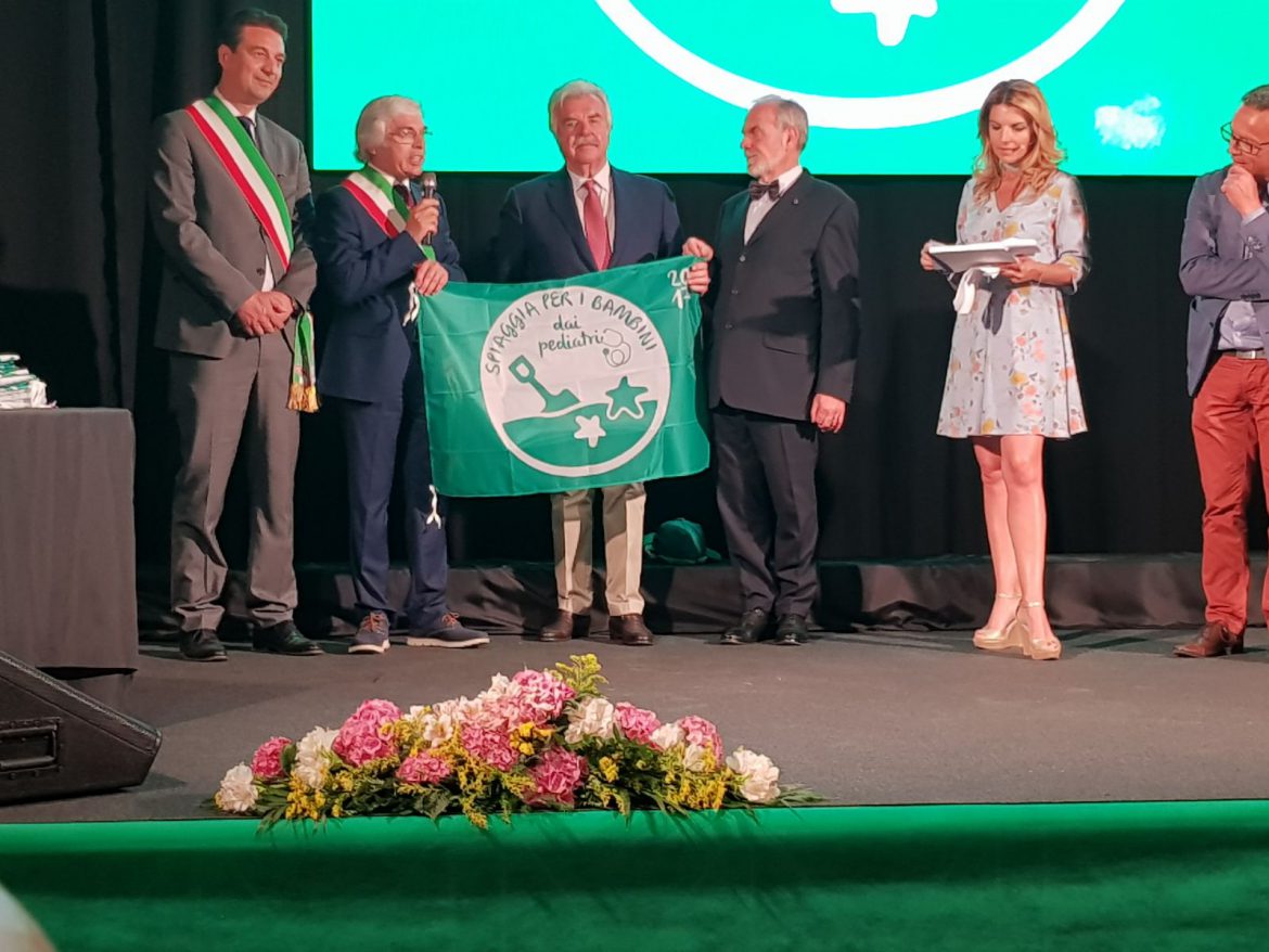 Bandiera Verde, le spiagge di Noto a misura di bambini . Lo dice uno studio condotto dal prof. Italo Farnetani insieme con i medici pediatri italiani 