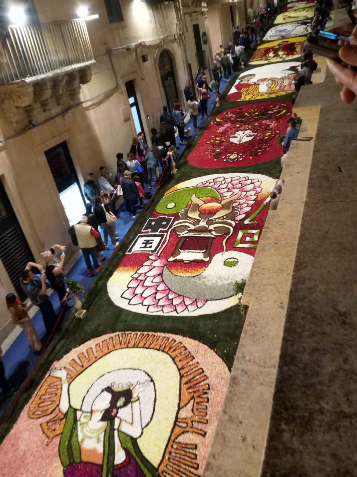 NOTO – Infiorata, ecco i 3 bozzetti preferiti dai visitatori