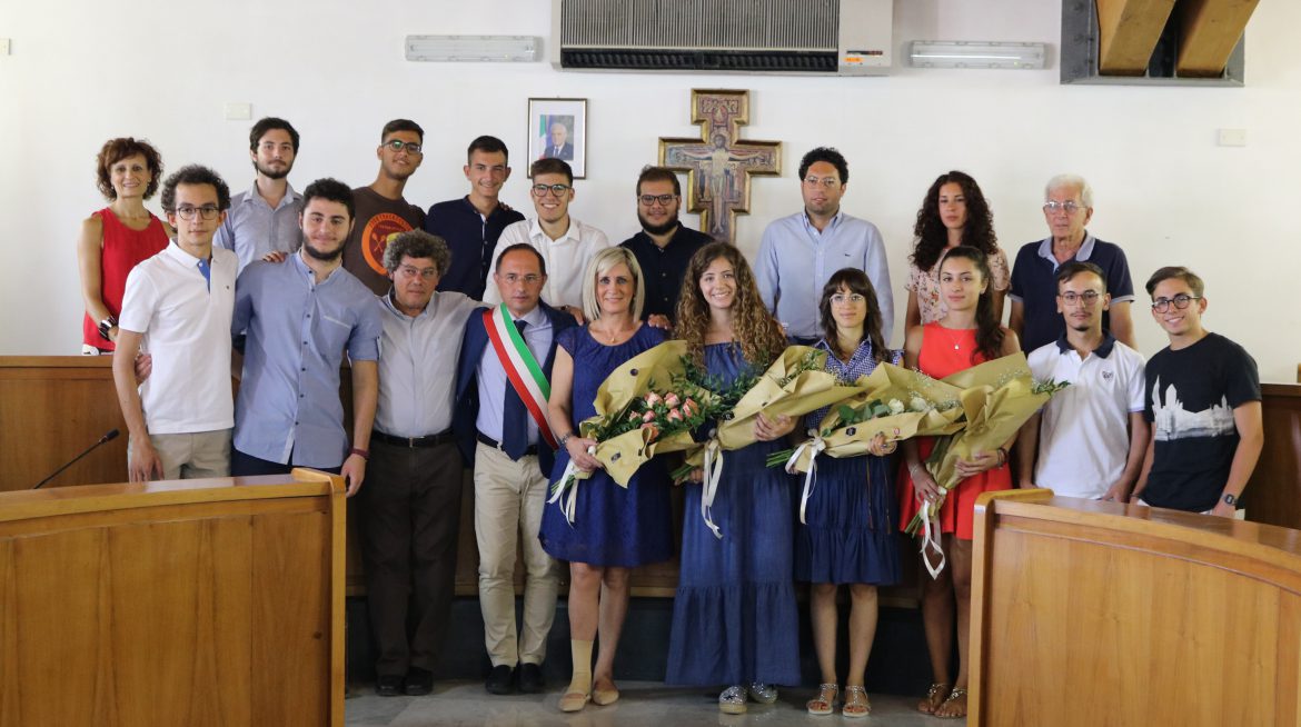 ROSOLINI – Premiati dodici centisti degli istituti superiori  locali