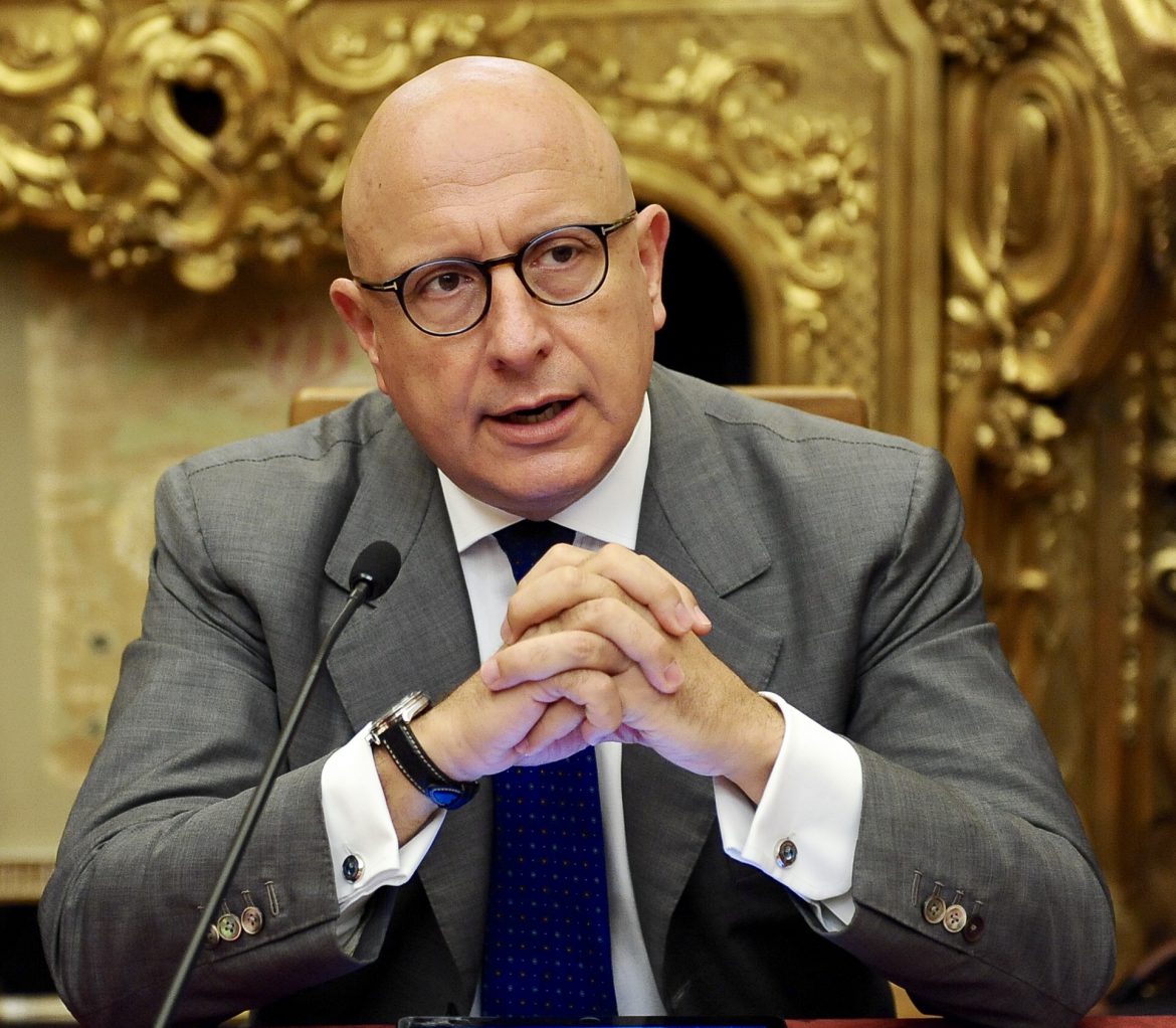 Voucher per l’acquisto di PC o tablet e servizi in banda ultra-larga per le famiglie siciliane a basso reddito