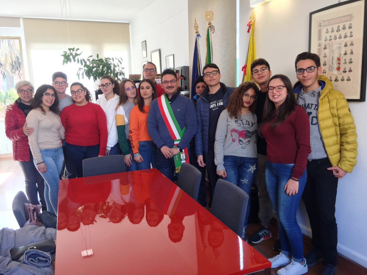 PACHINO – 22 studenti “lavoratori” dell’istituto “Bartolo” a scuola negli uffici comunali