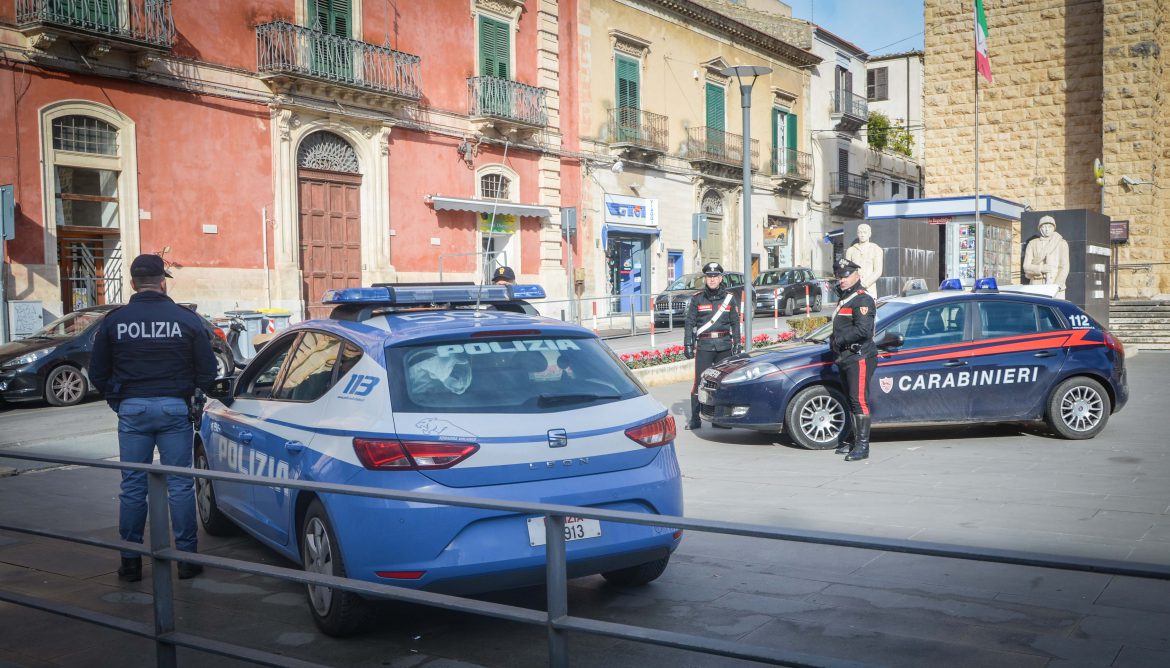 RAGUSA:  Carabinieri e Polizia arrestano 2 italiani per resistenza e minaccia a pubblico ufficiale.