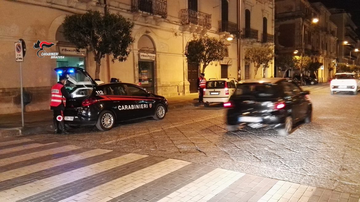 MELILLI (SR). I CARABINIERI RINTRACCIANO UN UOMO POCO PRIMA EVASO DAGLI ARRESTI DOMICILIARI ALL’INTERNO DI UN BAR LOCALE E PROCEDONO AL SUO ARRESTO.