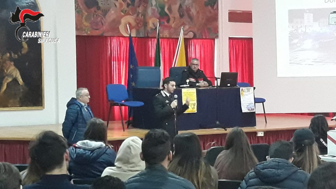 SIRACUSA – I CARABINIERI INCONTRANO GLI STUDENTI DELL’ISTITUTO SUPERIORE GAGINI.