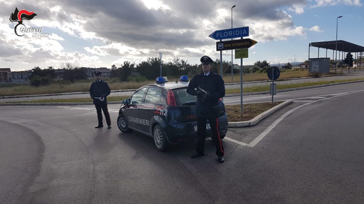 FLORIDIA (SR).TENTA IL SUICIDIO APRENDO IL GAS DELLA CUCINA: SALVATO DAI CARABINIERI.