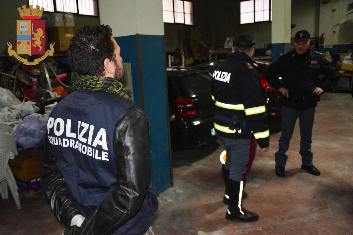 OPERAZIONE “COAST TO COAST”- La Polizia Stradale e Squadra Mobile di Ragusa in più occasioni avevano proceduto al recupero dei veicoli presso il porto di Pozzallo (RG).