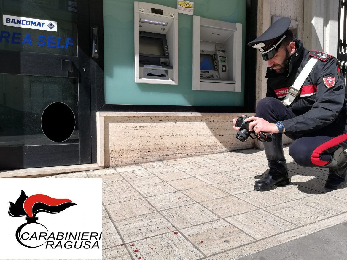 RAGUSA:      Rapinato il titolare di un supermercato mentre deposita l’incasso. I Carabinieri indagano.
