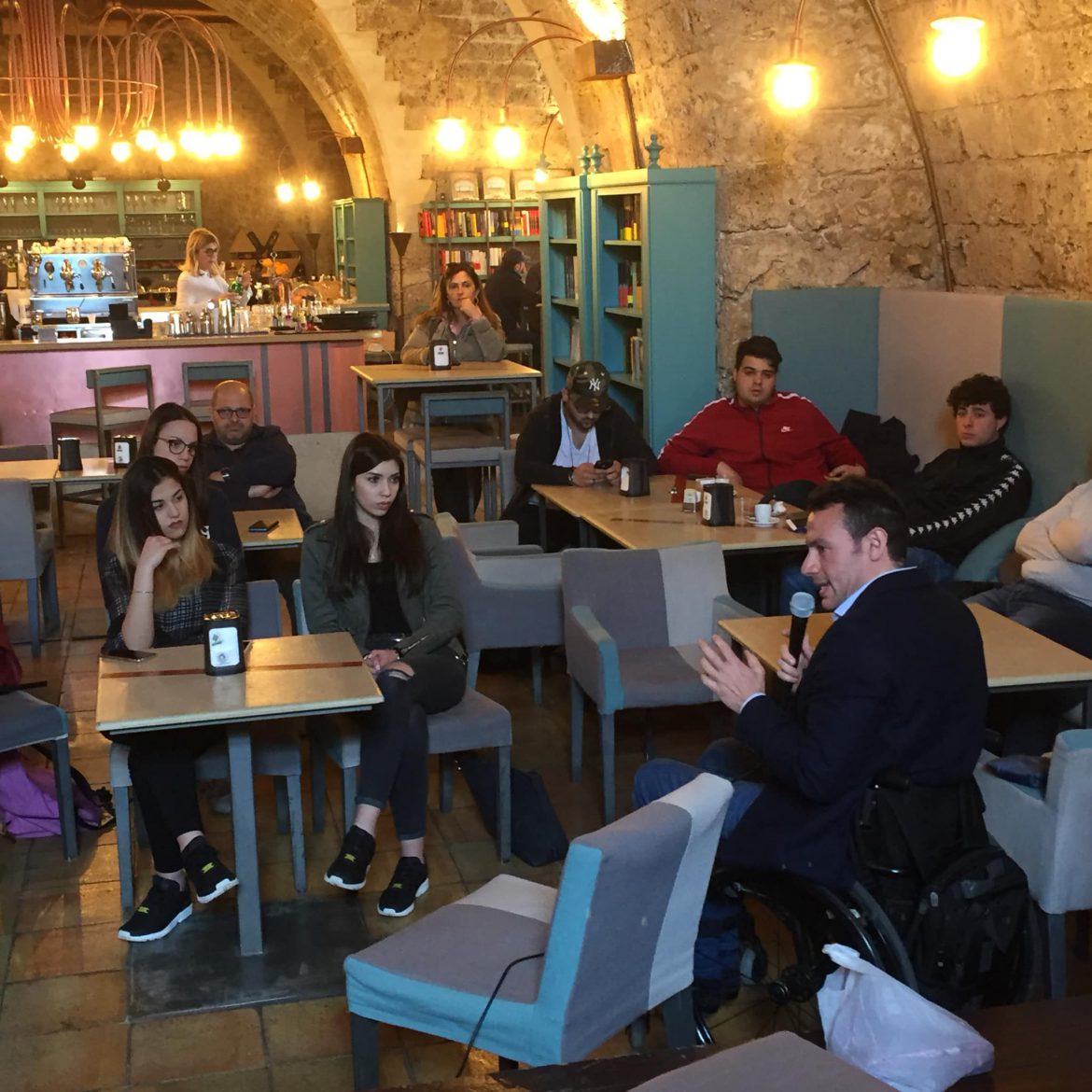 NOTO – Kairós, comincia una nuova settimana di conferenze sul tema “Soldi”-Dopo il weekend, il Festival del Pensiero riparte con 2 appuntamenti al giorno.Oggi incontro con il presidente della Bcc di Pachino prof. Concetto Costa
