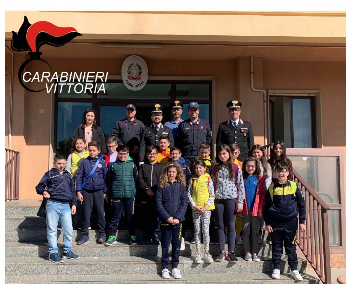 VITTORIA. SCOLARESCA VISITA LA CASERMA DEI CARABINIERI DI VITTORIA: INCONTRO CON GLI ALUNNI DELLA 5^ ELEMENTARE DELL’ISTITUTO COMPRENSIVO “CAP. PUGLISI” DI ACATE.