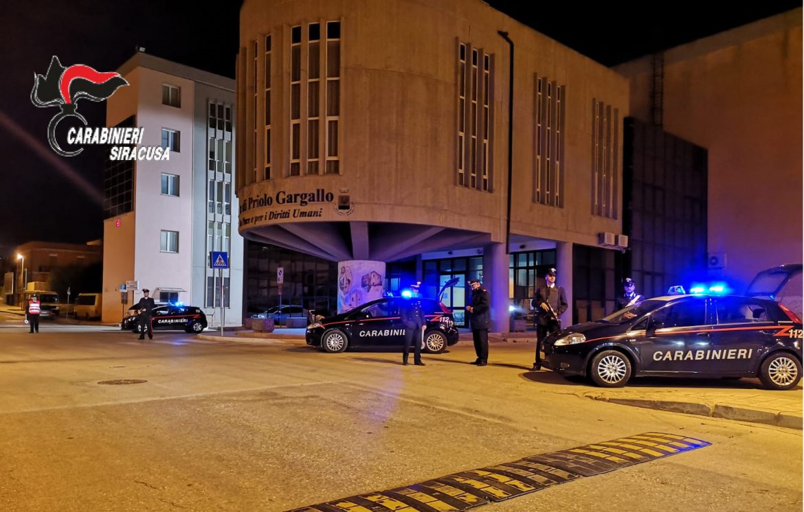 PRIOLO GARGALLO (SR). CONTROLLI A TAPPETO DEI CARABINIERI:153 VEICOLI CONTROLLATI, 5 DENUNCE A PIEDE LIBERO E 3 SEGNALAZIONE IN PREFETTURA PER DETENZIONE DI STUPEFACENTI.