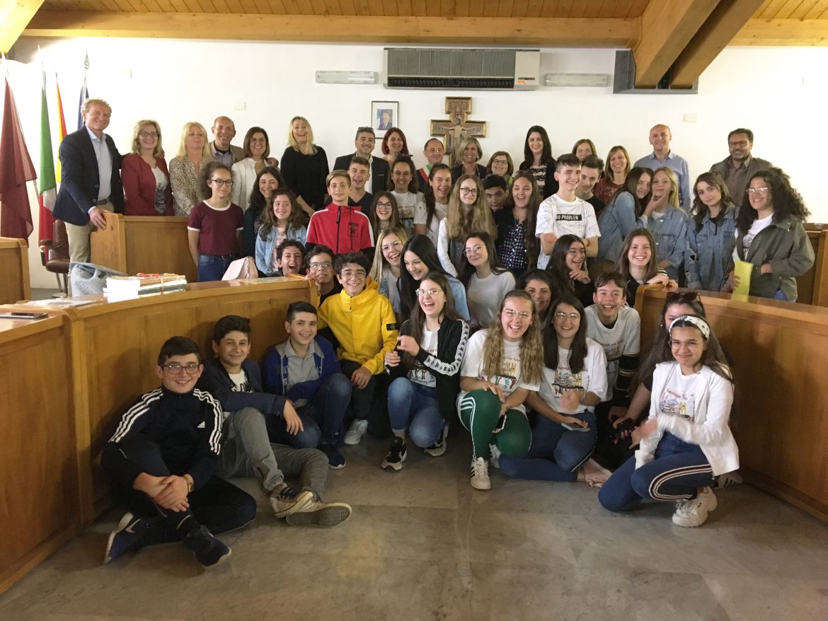 Rosolini – Progetto Erasmus plus: studenti di Grecia, Polonia, Portogallo e Romania  ricevuti in Comune