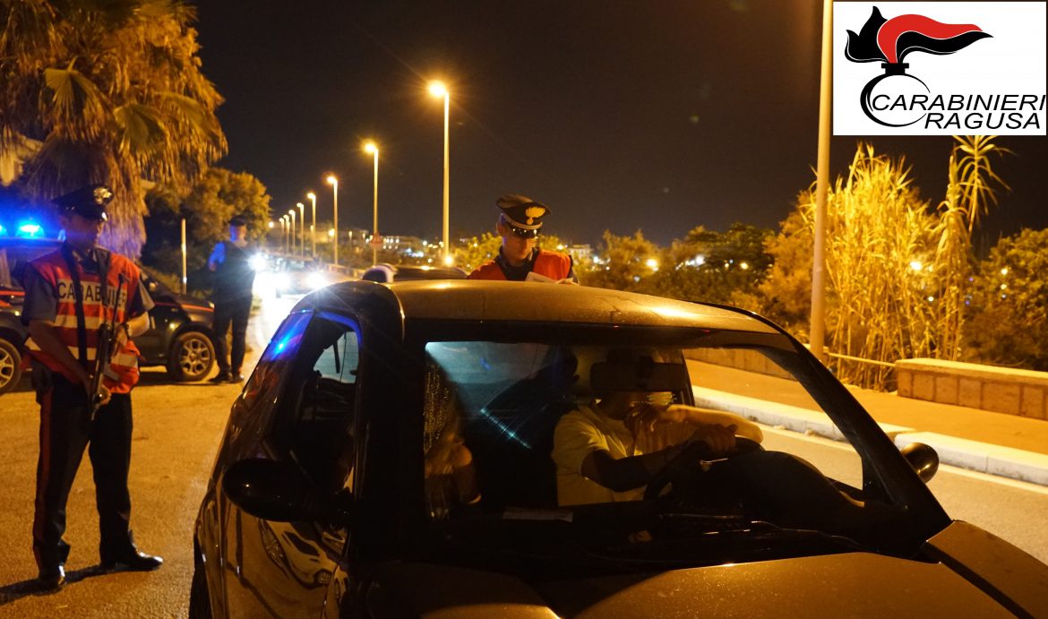 MARINA DI RAGUSA E S. CROCE CAMERINA: Servizio antidroga. I Carabinieri arrestano 2 spacciatori della movida notturna.