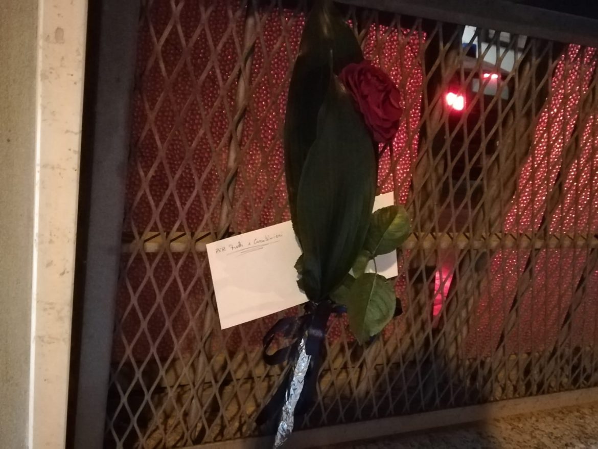 ROSOLINI (SR). UN GESTO DI CORDOGLIO PER LA MORTE DEL GIOVANE V.BRIG. MARIO CERCIELLO REGA.