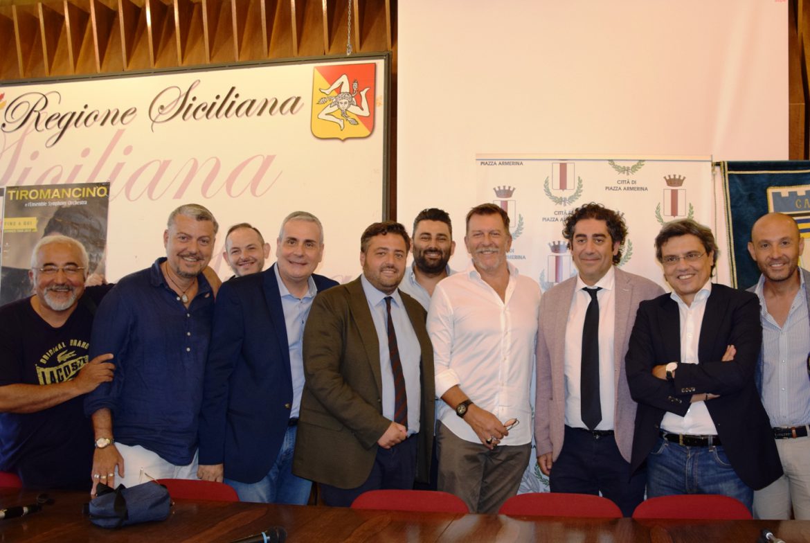 PIAZZA ARMERINA – Il mito del Palio dei Normanni:patrimonioculturale della Sicilia e nuova frontiera del turismo emozionale Si è svolta a Catania il 30 luglio la conferenza stampa di presentazione della 64esima edizione