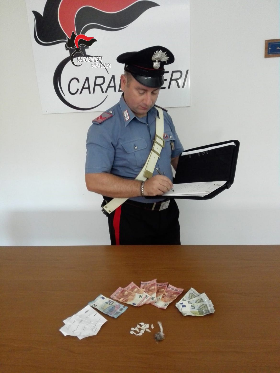 PACHINO (SR). LOTTA ALLO SPACCIO DI STUPEFACENTI. I CARABINIERI ARRESTANO UN MINORENNE.