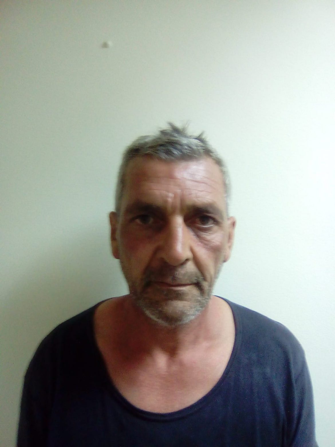FLORIDIA (SR). SI PRESENTA IN CASERMA IN STATO DI AGITAZIONE E AGGREDISCE IL MILITARE DI SERVIZIO: ARRESTATO DAI CARABINIERI.