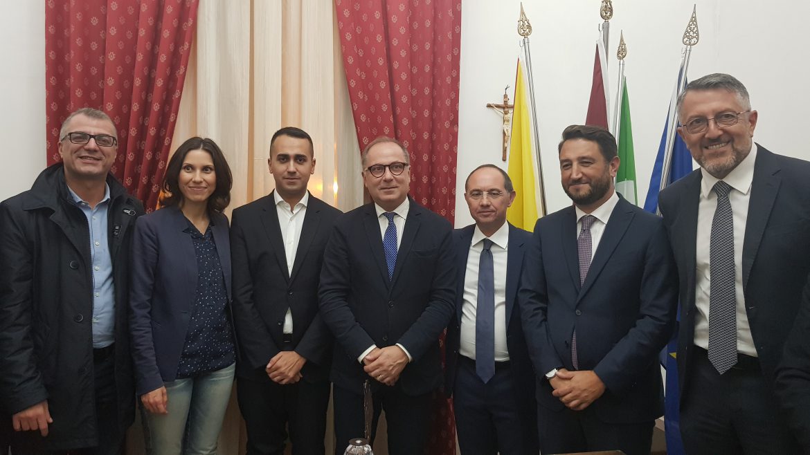 ROSOLINI – Il Sindaco Incatasciato dopo l’incontro con il Ministro Di Maio: “Richieste misure di tutela per il territorio e per le aziende colpite dalle calamità”