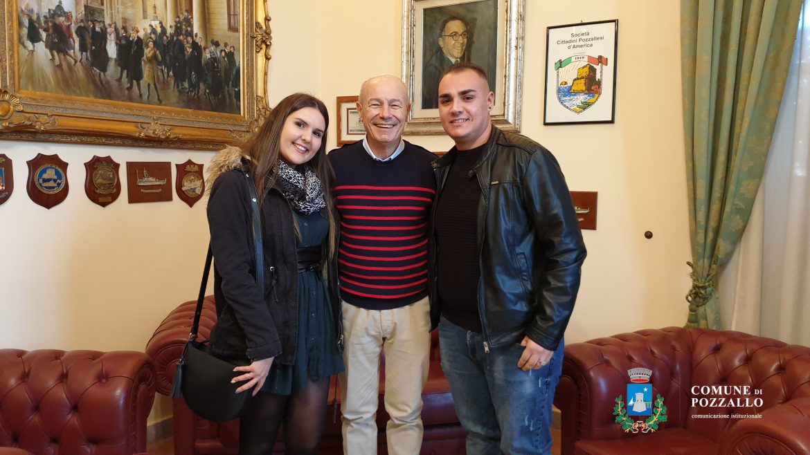 POZZALLO – RICEVUTO DAL SINDACO IL GIOVANE UFFICIALE POZZALLESE DELLA NAVE REMAS ASSALTATA DAI PIRATI