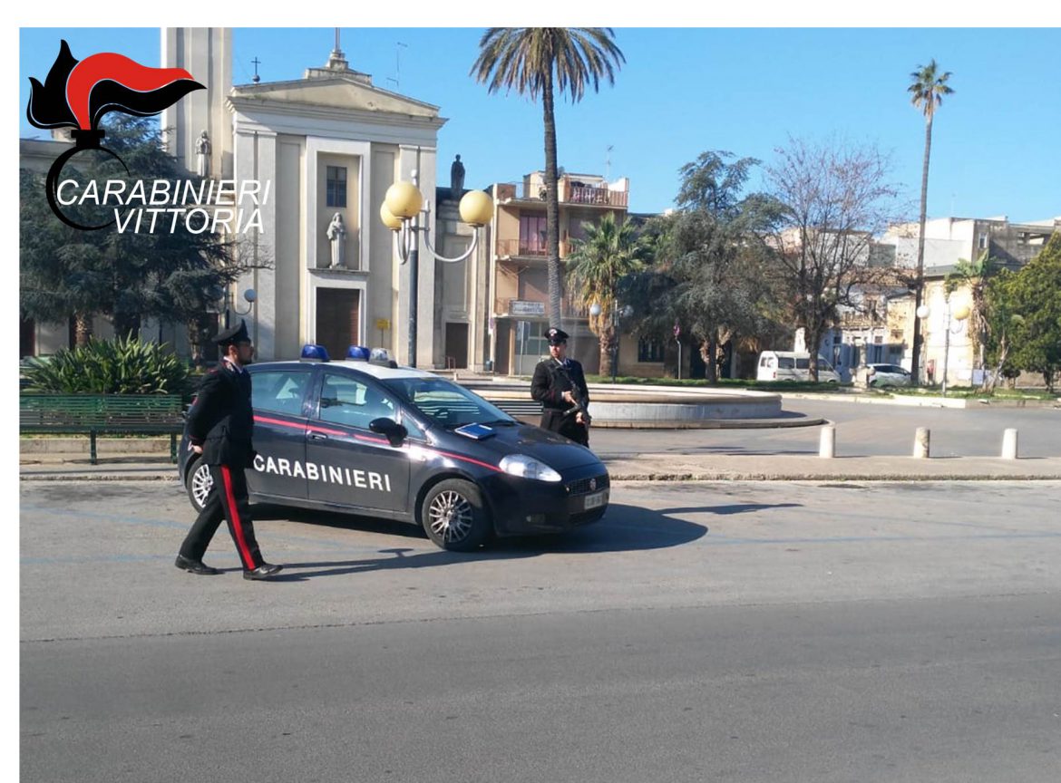 VITTORIA  –  Spacciava davanti ad una scuola: arrestato pusher di 27anni.