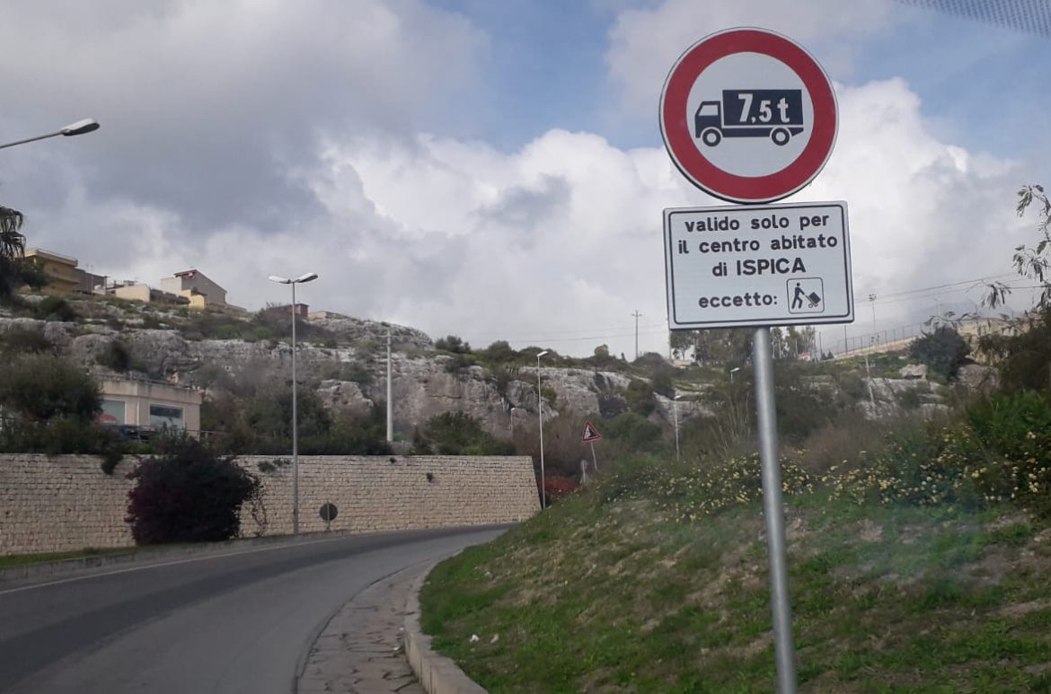 Ispica – La solidarietà del gruppo politico del consigliere comunale indipendente Quarrella al vice sindaco  Stornello.La portavoce Mariagiovanna Gradanti: “Solidarietà a vicesindaco Stornello per aggressione subita, ma problema esiste”