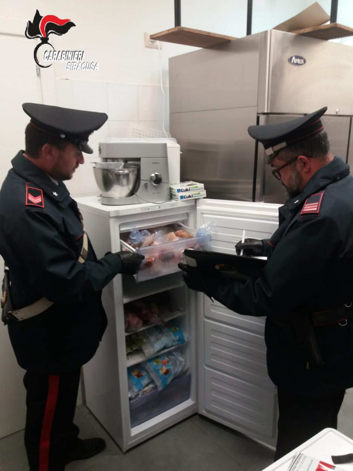 SIRACUSA – CONTROLLO A SORPRESA DEI CARABINIERI DENUNCIATO IL PROPRIETARIO DI UN LOCALE A ORTIGIA.