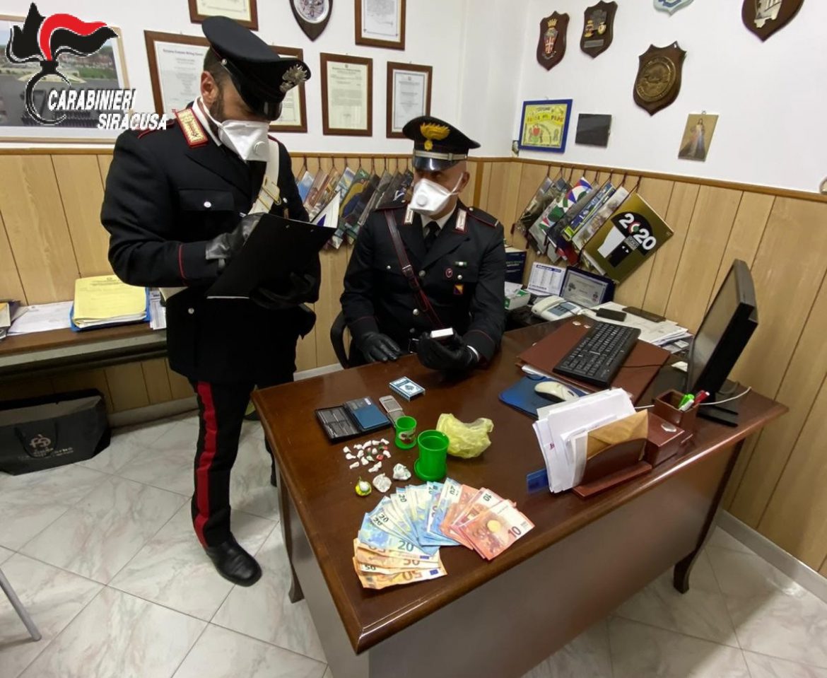 ROSOLINI –  COPPIA DETENEVA DROGA IN CASA: ARRESTATI DAI CARABINIERI