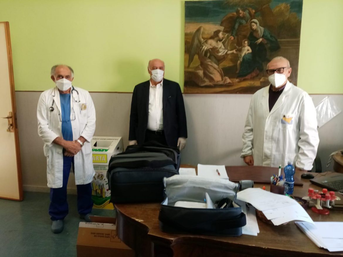 Il parlamentare regionale Gennuso consegna 4 ventilatori polmonari all’ospedale di Noto e insiste: “La struttura sanitaria netina è un’eccellenza e va utilizzata nella sua interezza”