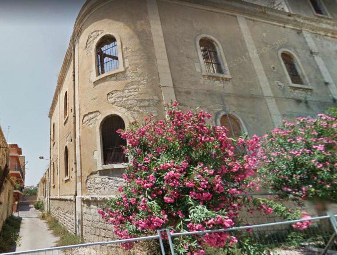 POZZALLO – RIPRESI I LAVORI DI CONSOLIDAMENTO DELLO STABILIMENTO EX GIUFFRIDA