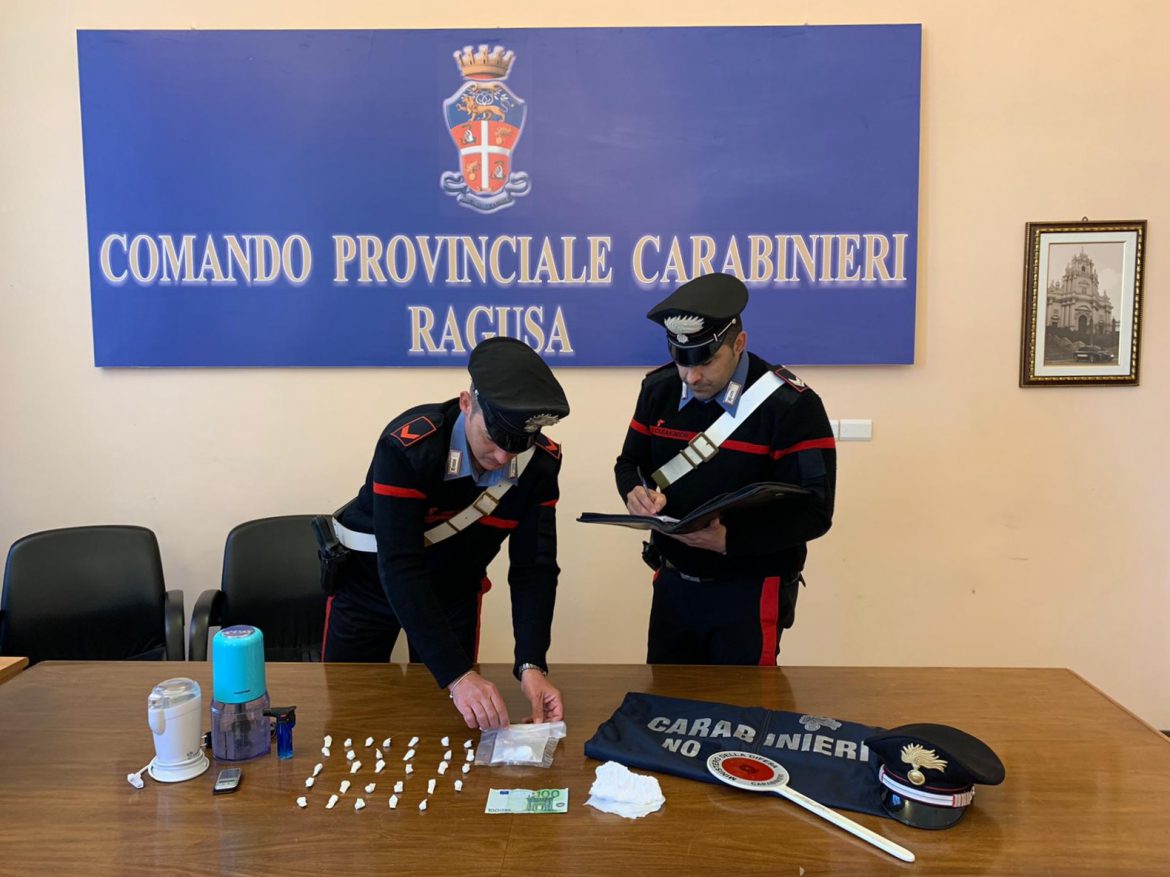 RAGUSA – arrestato dai Carabinieri ragusano con 50 grammi di cocaina.