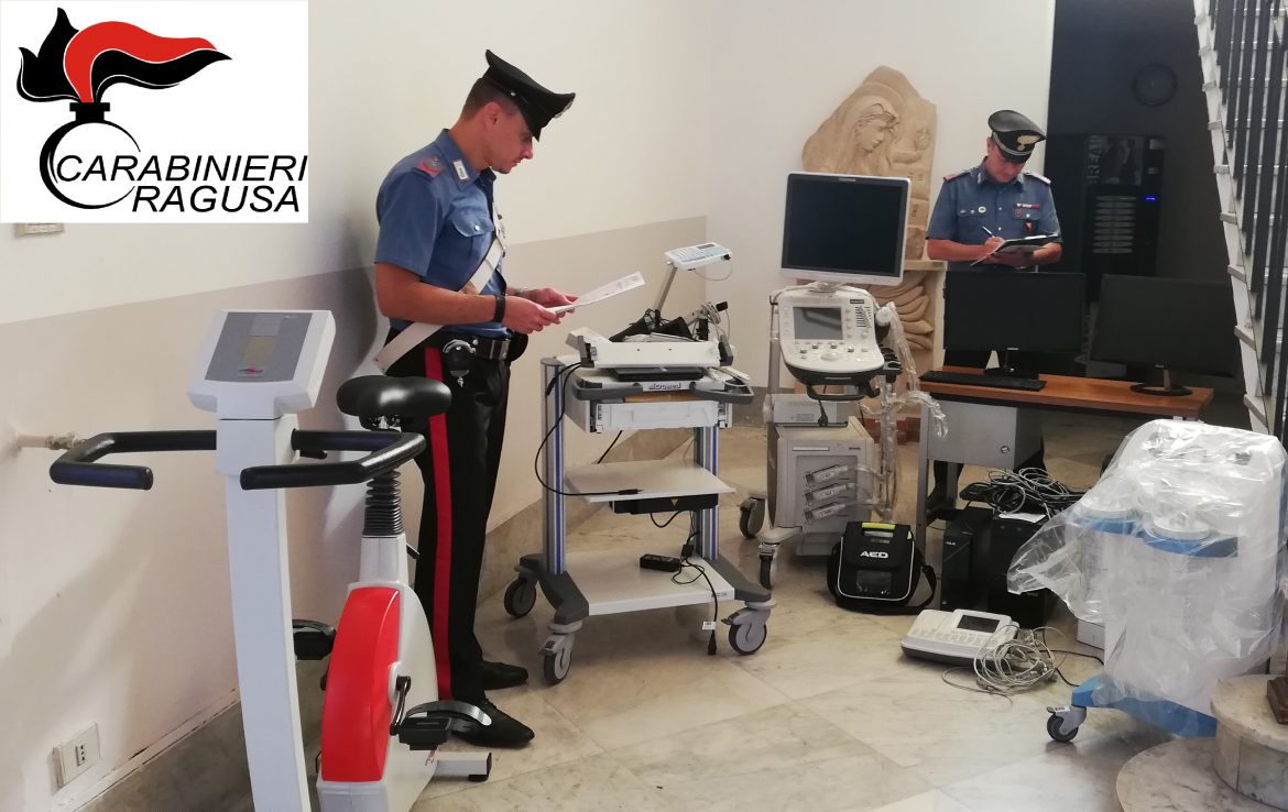 RAGUSA: I Carabinieri arrestano in flagranza due ladri di attrezzature diagnostiche e recuperano la refurtiva.