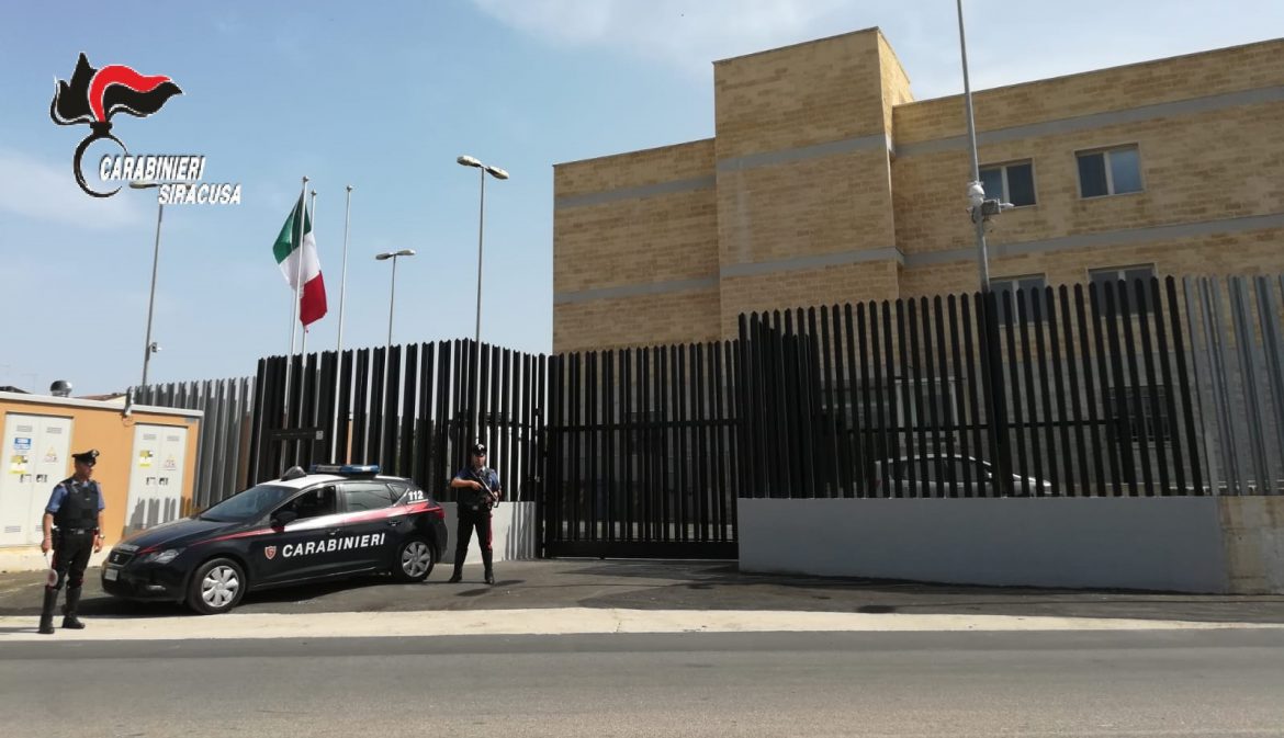 CARLENTINI (SR).  I CARABINIERI ARRESTANO DUE UOMINI PER ATTI PERSECUTORI NEI CONFRONTI DI UNA DONNA.