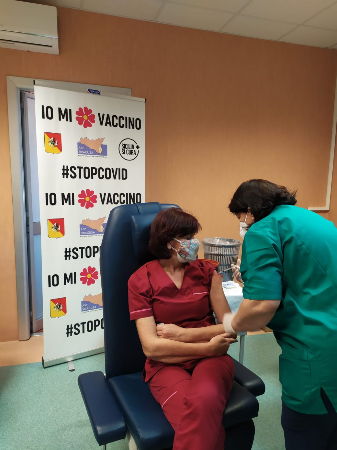 VACCINO ANTICOVID, ASSIEME AD RSA E CASE DI RIPOSO, L’ASP DI SIRACUSA APRE LA VACCINAZIONE A MEDICI DI FAMIGLIA, PEDIATRI, ODONTOIATRI E FARMACISTI