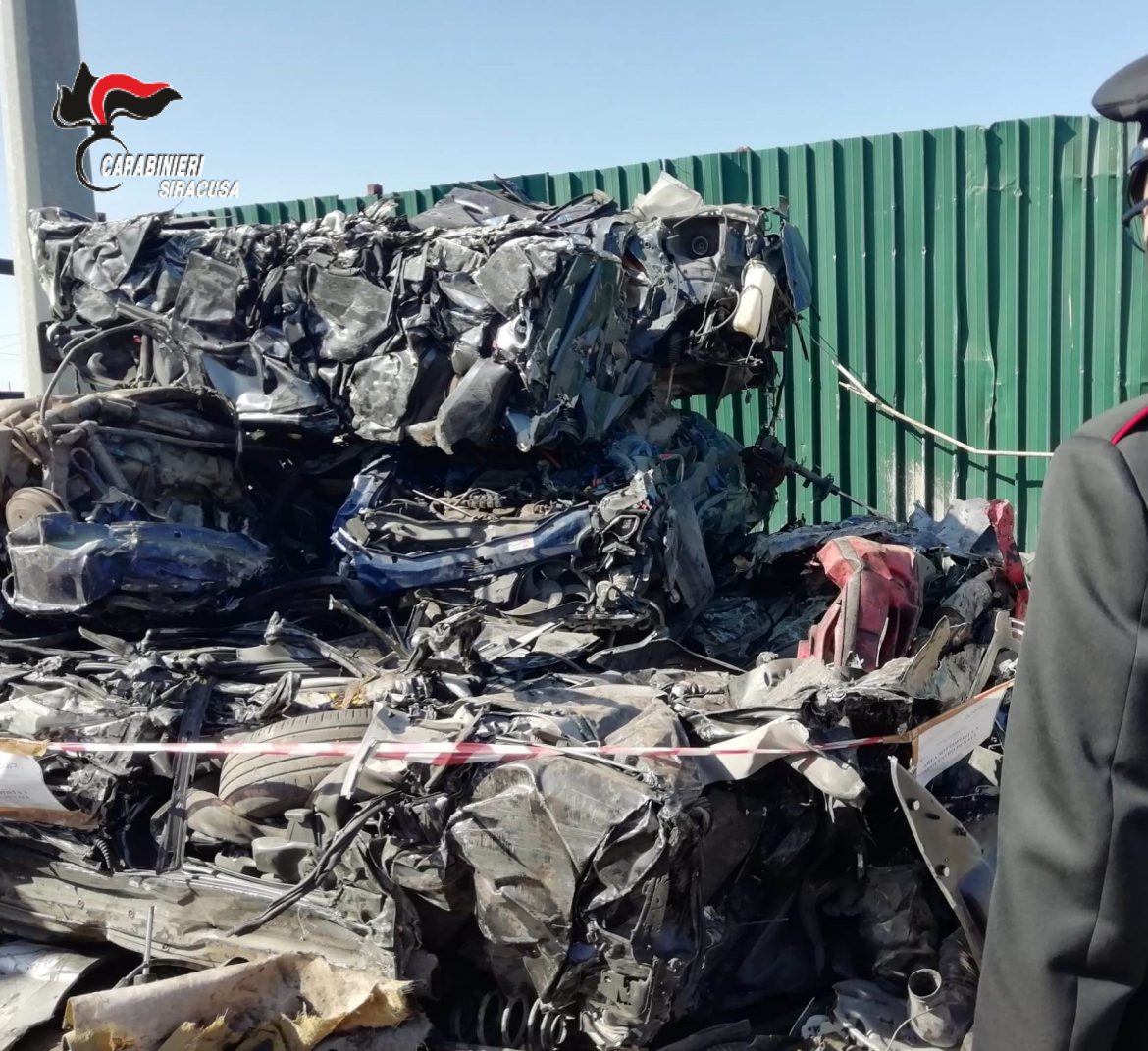 AUGUSTA(SR).  I CARABINIERI DENUNCIANO IL TITOLARE DI UNA DITTA DI DEMOLIZIONI PER LA GESTIONE NON AUTORIZZATA DI RIFIUTI.