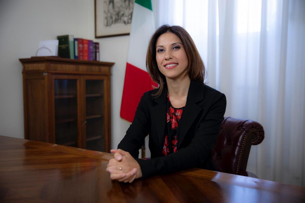 ROSOLINI – Il plauso della parlamentare nazionale del M5S Maria  Marzana alle forze dell’ordine per l’operazione Robin Hood