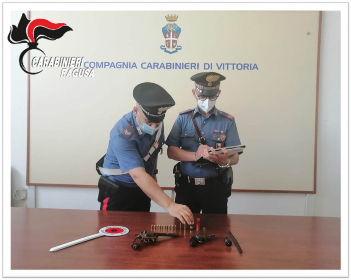 VITTORIA:  Due fratelli imprenditori agricoli arrestati per detenzione illegale di armi e munizioni.