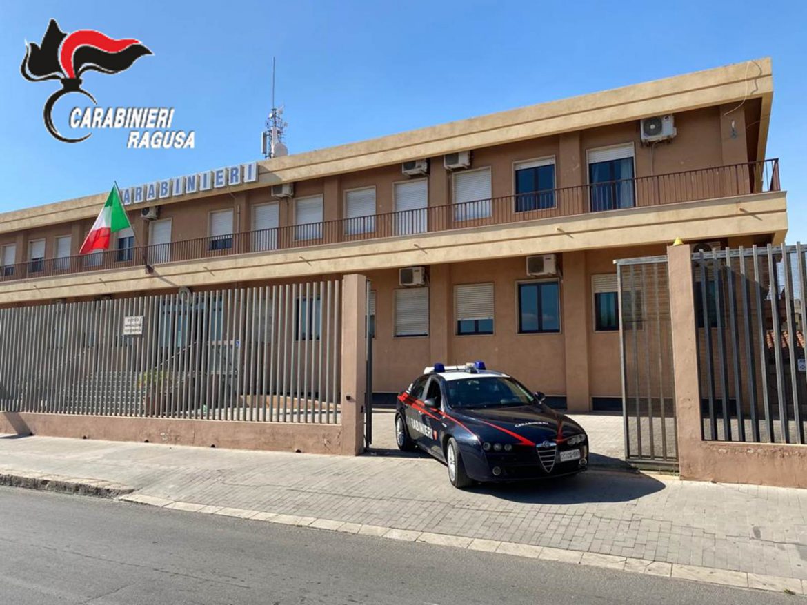 VITTORIA: Controlli straordinari dei Carabinieri per contrastare lo spaccio di sostanze stupefacenti. Arrestato un cittadino nordafricano e denunciato in stato di libertà un operaio vittoriese.